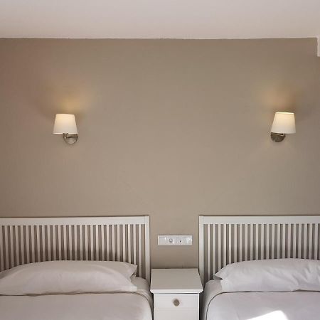 Hotel Roman Naveces ภายนอก รูปภาพ